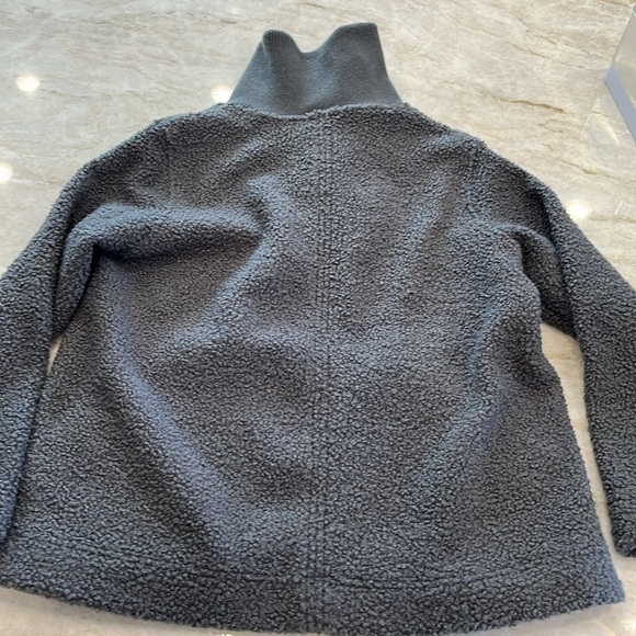 Lands End | Cozy Boucle Fleece Pullover | Gray | Petite Size Medium (MP) - Picture 4 of 8